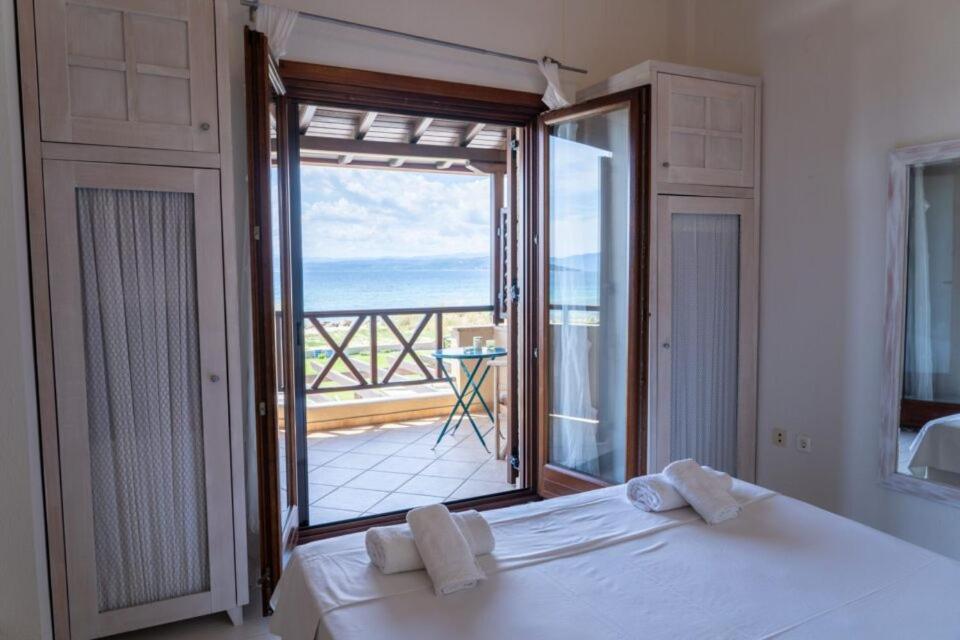 Alemar Estates Ouranoupolis Villa Bagian luar foto